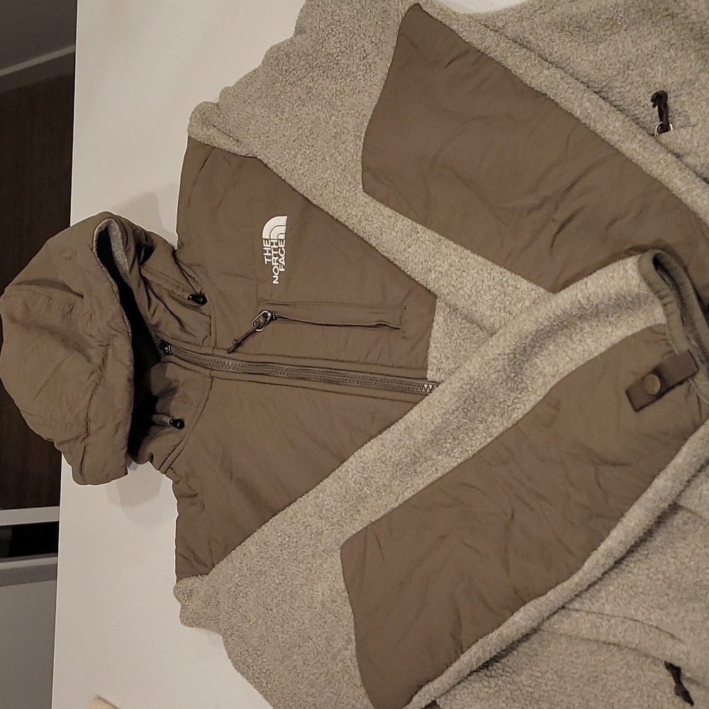 THE NORTH FACE